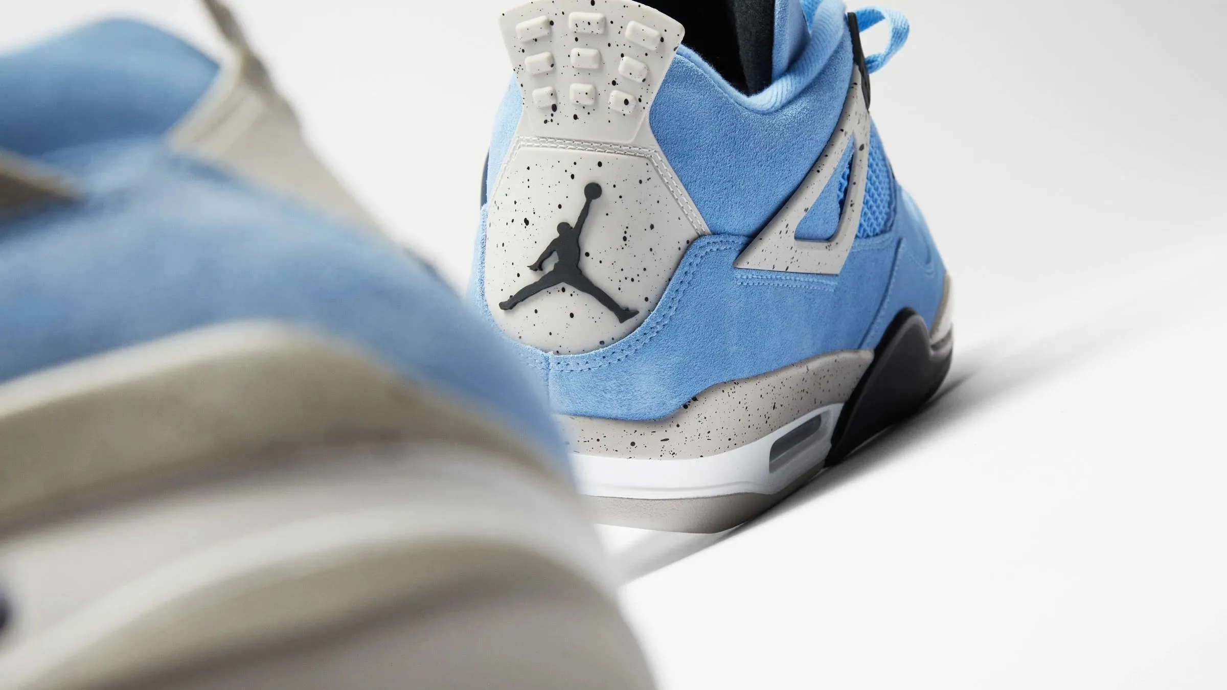 Jordan 4 Retro University Blue