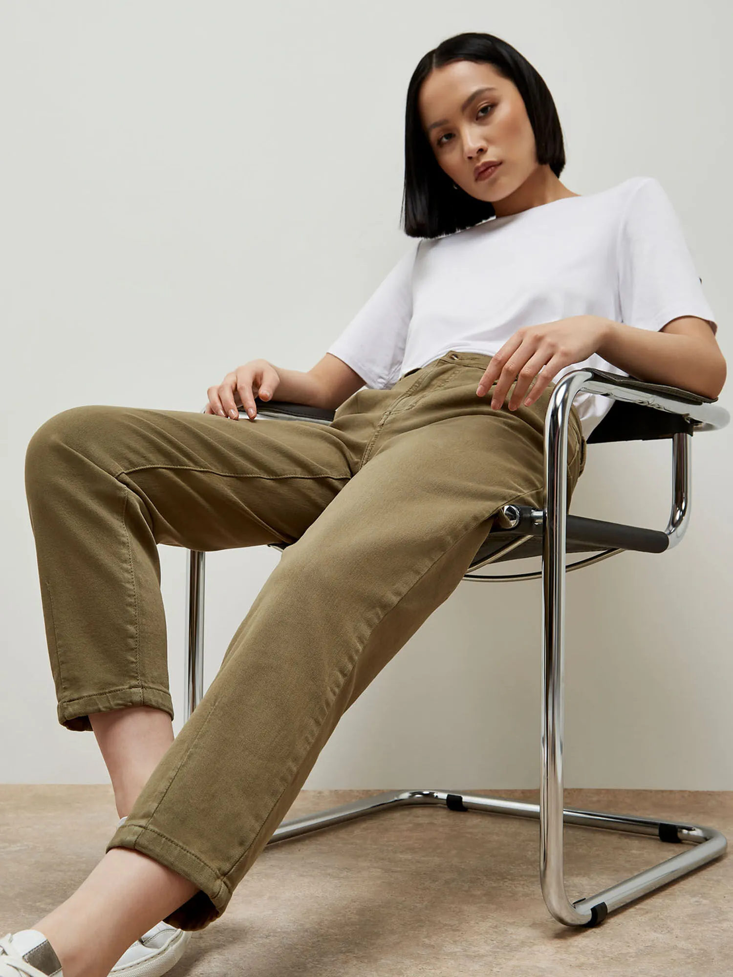 Kasia Chino Mid-Rise Mom Jeans | Apricot Clothing