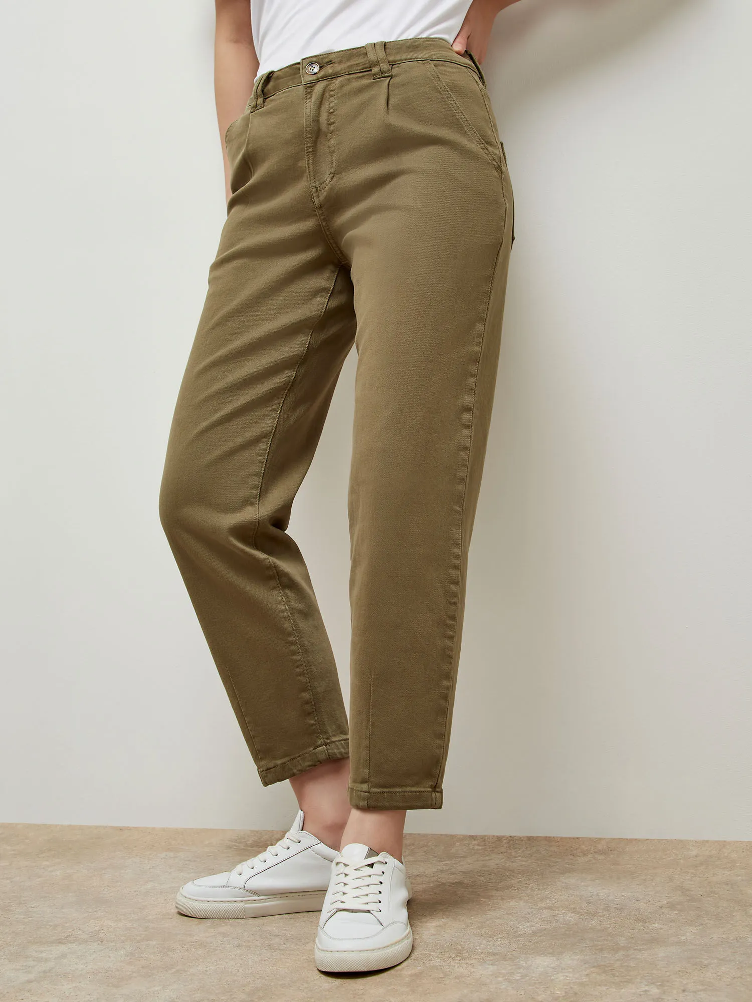 Kasia Chino Mid-Rise Mom Jeans | Apricot Clothing