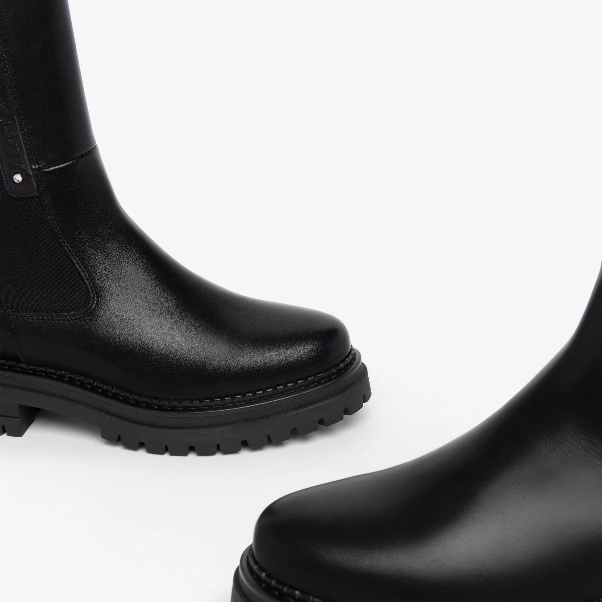 NeroGiardini Leather Chelsea Boot - Black - Gillanders.ie Town & Country Clothing