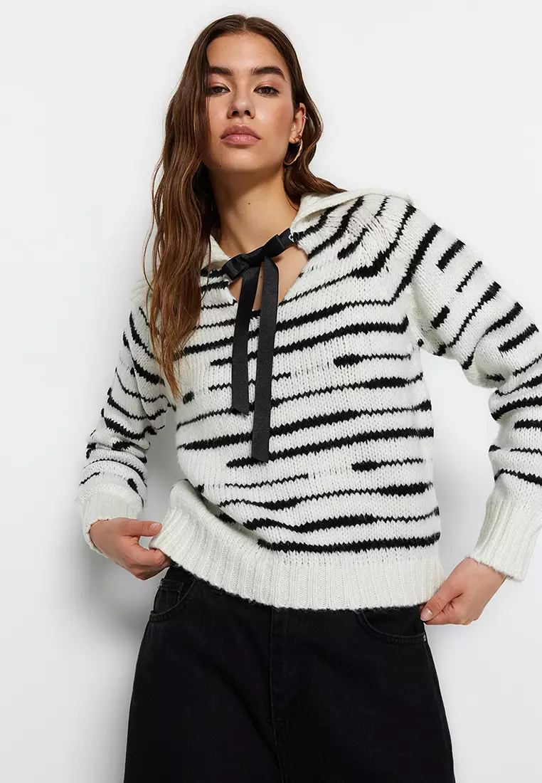 Trendyol Raglan Sleeves Sweater